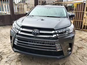 Toyota Highlander Limited 4x2 V6 (3.5L 6cyl 8A) 2018 Gray