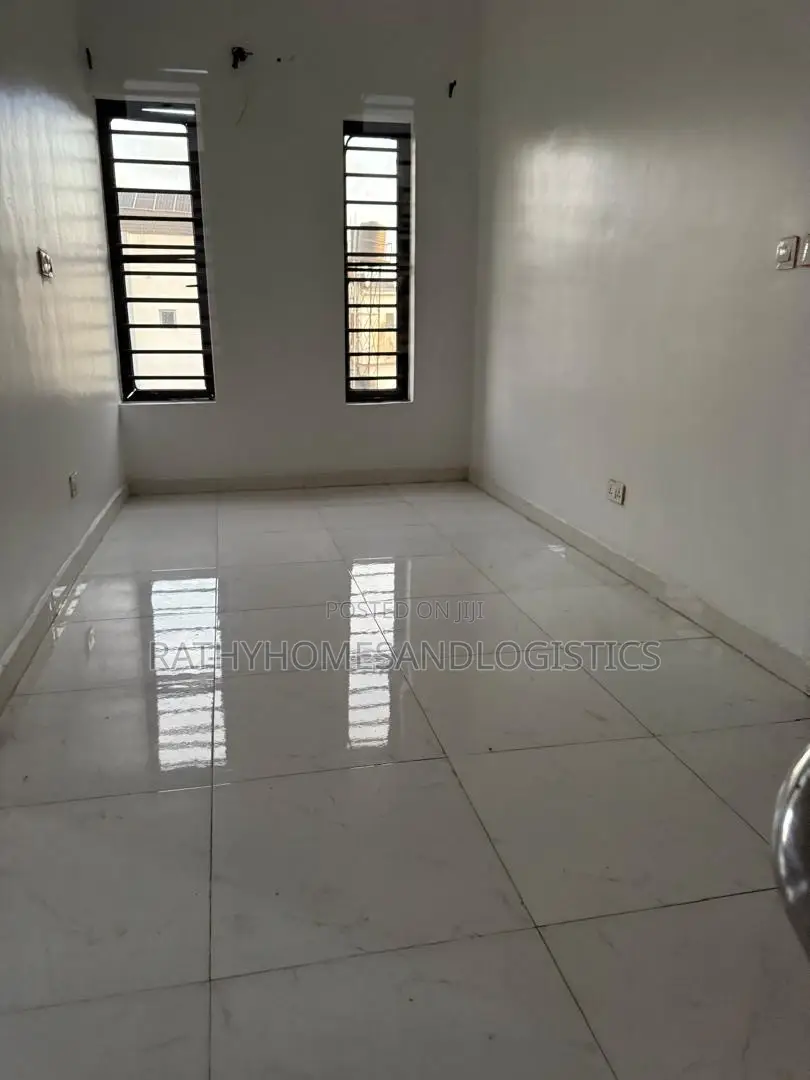 Professional Tiler