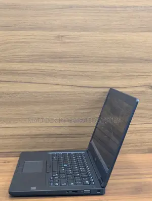 Laptop Dell Latitude 5490 16GB Intel Core i7 SSD 512GB