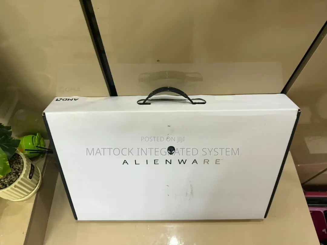 Laptop Dell 16GB AMD Ryzen 9 SSD 1T