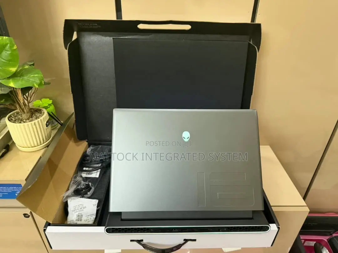 Laptop Dell 16GB AMD Ryzen 9 SSD 1T