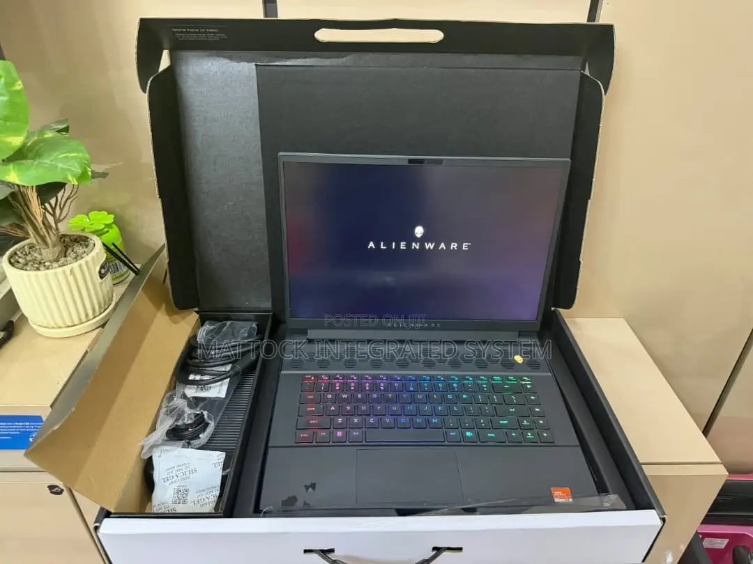 Laptop Dell 16GB AMD Ryzen 9 SSD 1T