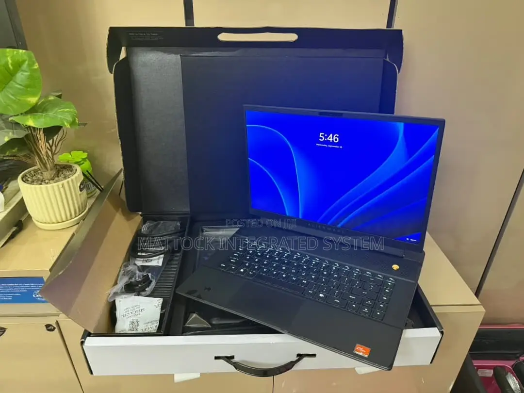 Laptop Dell 16GB AMD Ryzen 9 SSD 1T