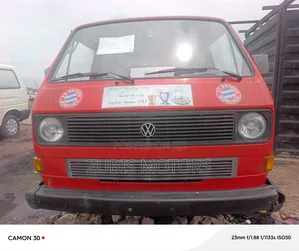Volkswagen Transporter 2000 Red