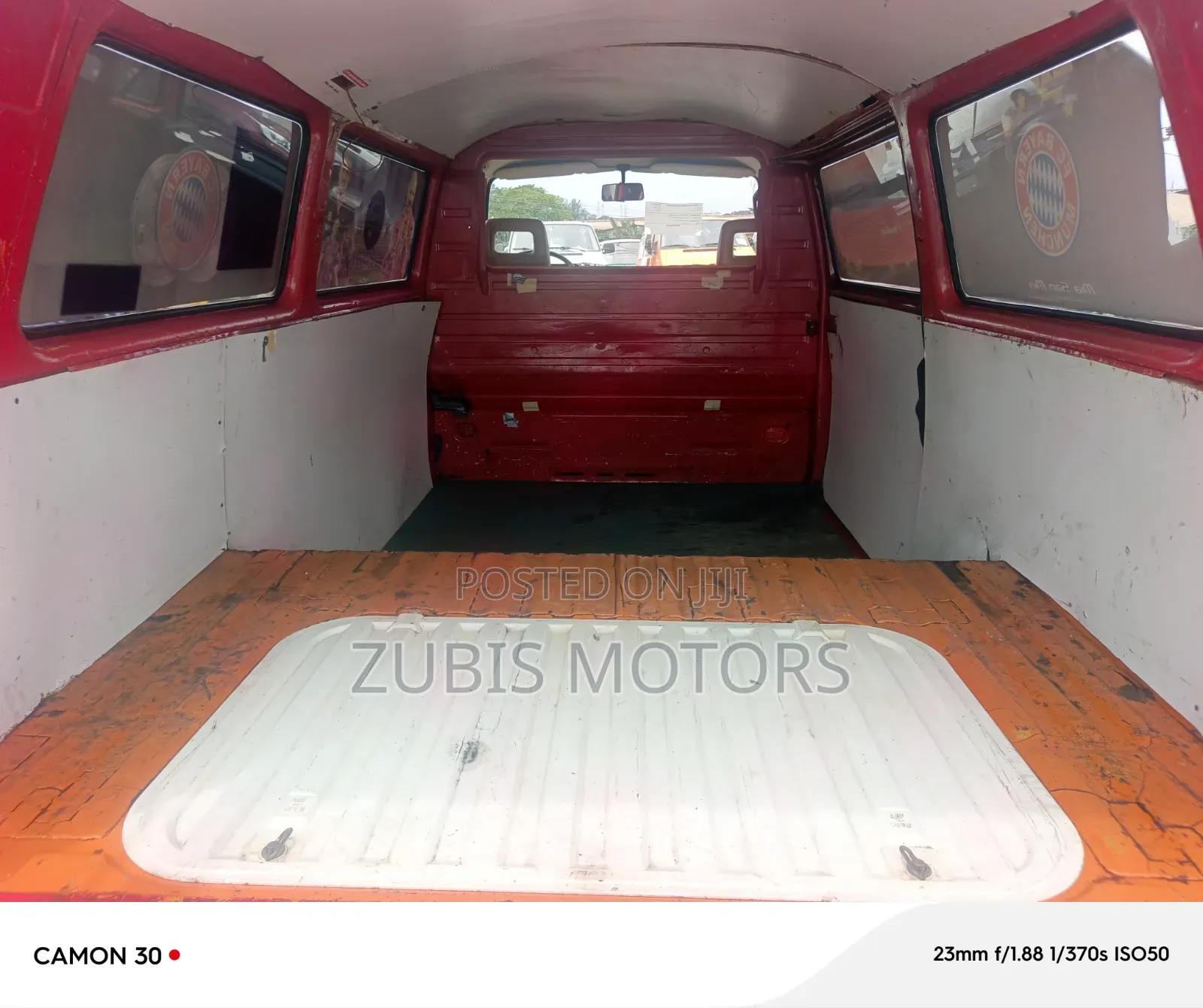 Volkswagen Transporter 2000 Red