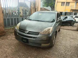 Toyota Sienna 2005 Gray