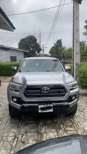 Toyota Tacoma 4dr Double Cab 2016 Gray
