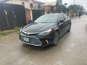 Toyota Avalon XLE Sedan FWD (3.5L 6cyl 6A) 2017 Black