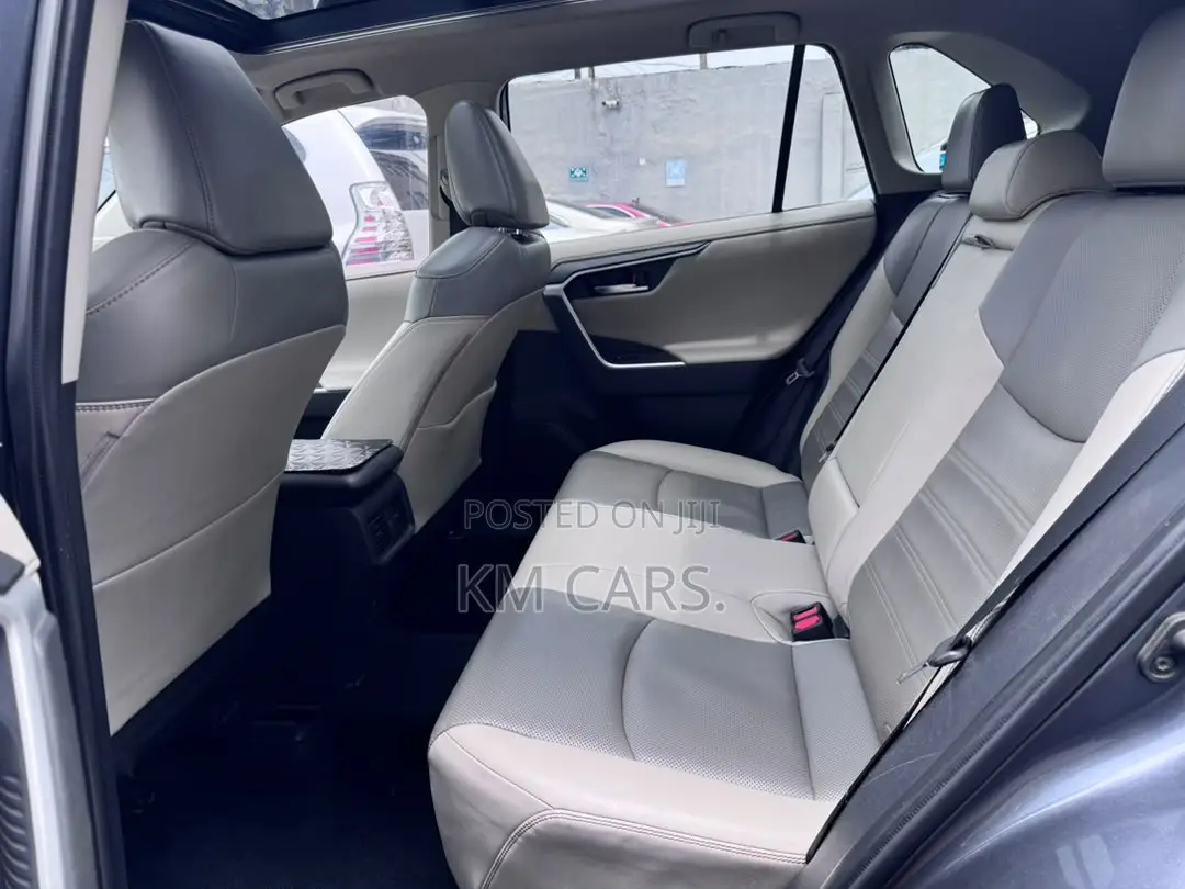 Toyota RAV4 2021 Gray