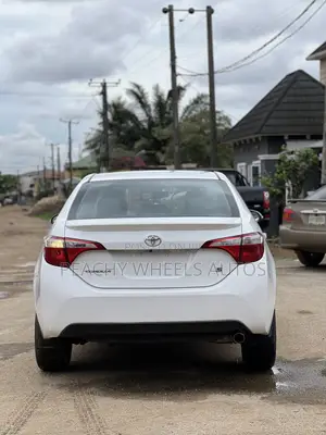 Toyota Corolla 2017 White