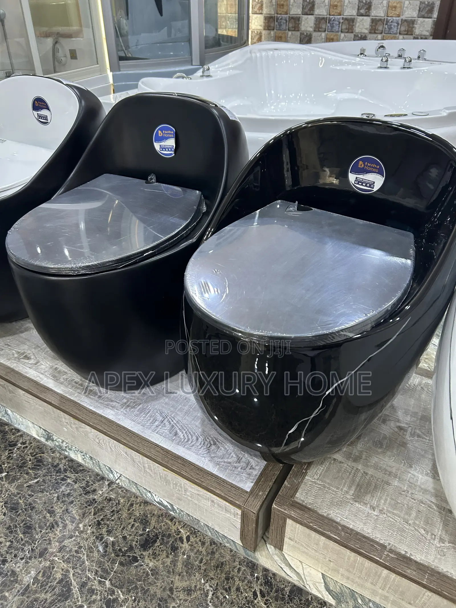 Luxury Wc Dwarf With Black Color
