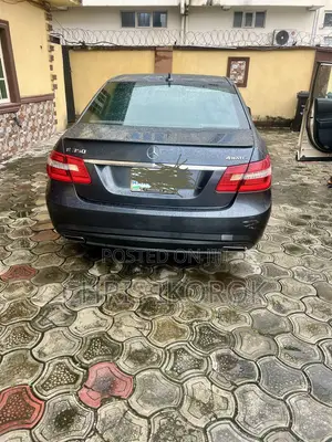 Mercedes-Benz E350 Base 4Matic Sedan AWD (3.5L 6cyl 7A) 2013 Gray