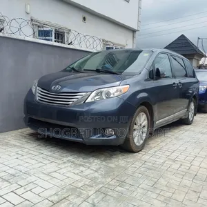 Toyota Sienna Limited FWD 7-Passenger 2013 Blue