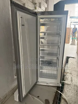 Midea Standing Freezer