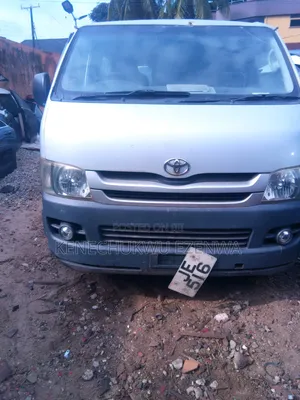 Toyota HiAce 2012 Silver