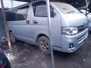 Toyota HiAce 2012 Silver