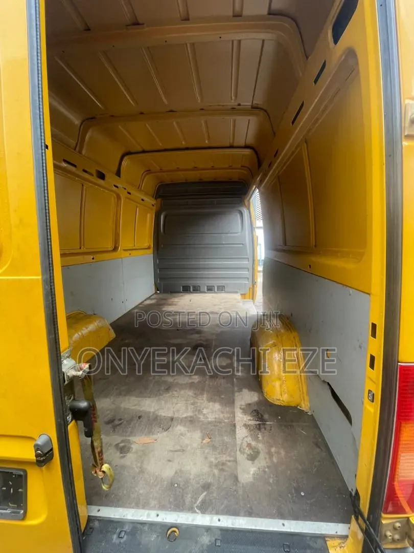 Volkswagen LT 2005 Yellow