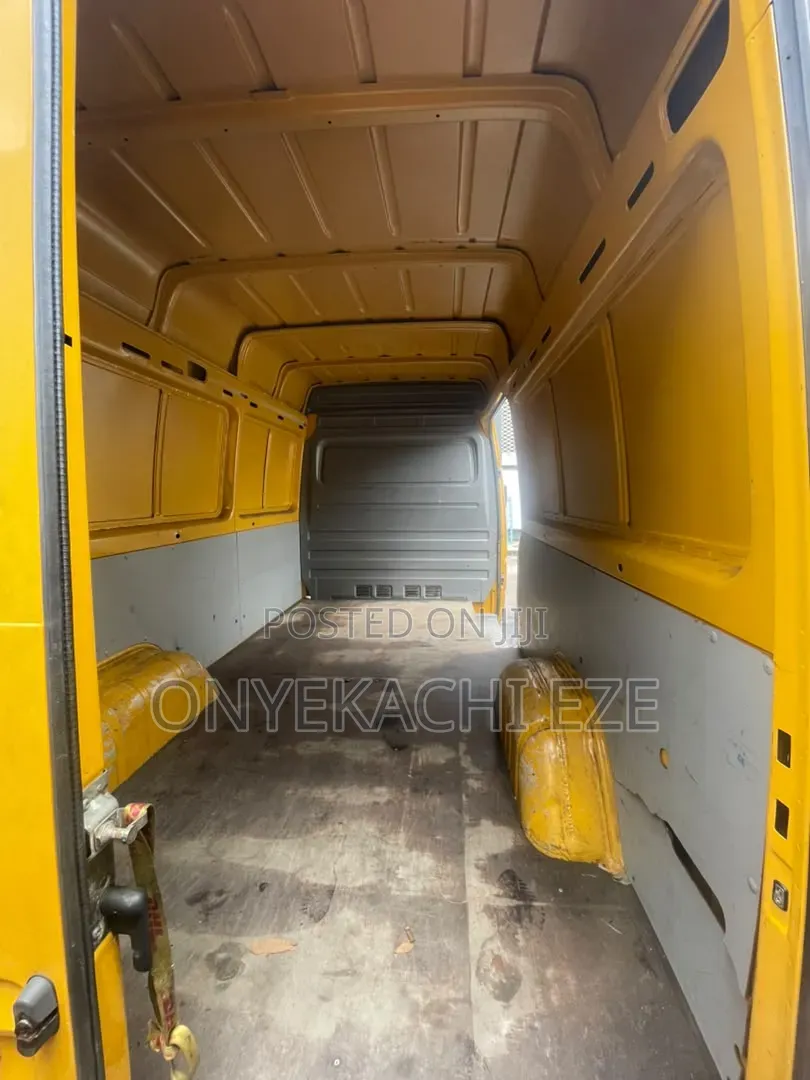 Volkswagen LT 2005 Yellow
