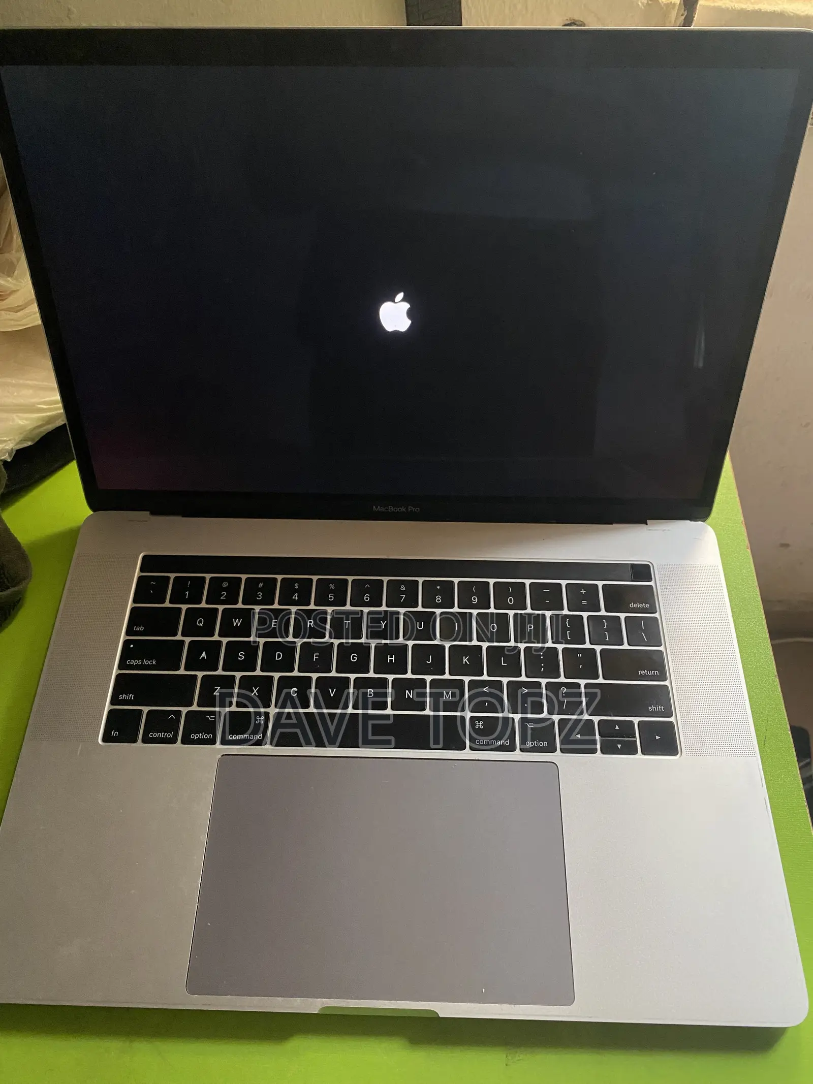 Laptop Apple MacBook Pro 2017 16GB Intel Core i7 SSD 512GB