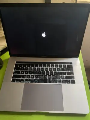Laptop Apple MacBook Pro 2017 16GB Intel Core i7 SSD 512GB