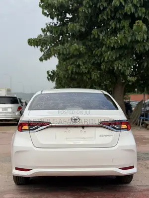 Toyota Corolla SE 2022 White