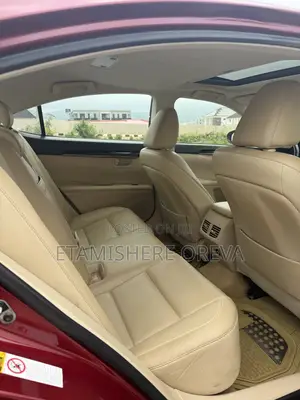 Lexus ES 2014 Red