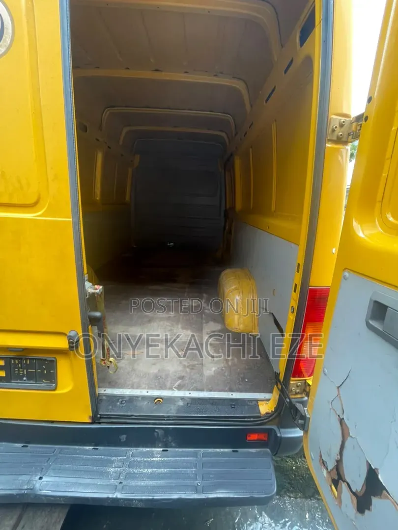 Volkswagen LT 2005 Yellow