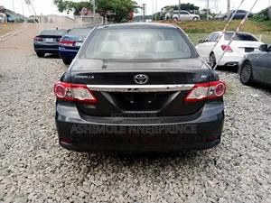 Toyota Corolla LE 4dr Sedan (1.8L 4cyl 4A) 2013 Gray