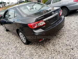 Toyota Corolla LE 4dr Sedan (1.8L 4cyl 4A) 2013 Gray