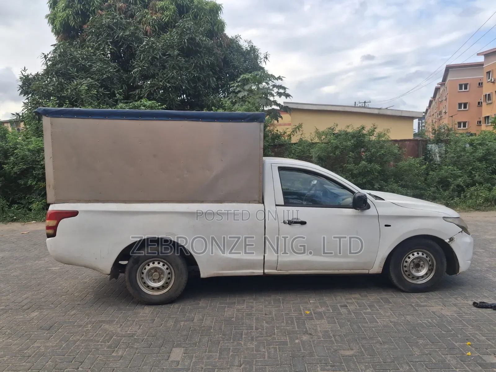 Mitsubishi L200 2011 White