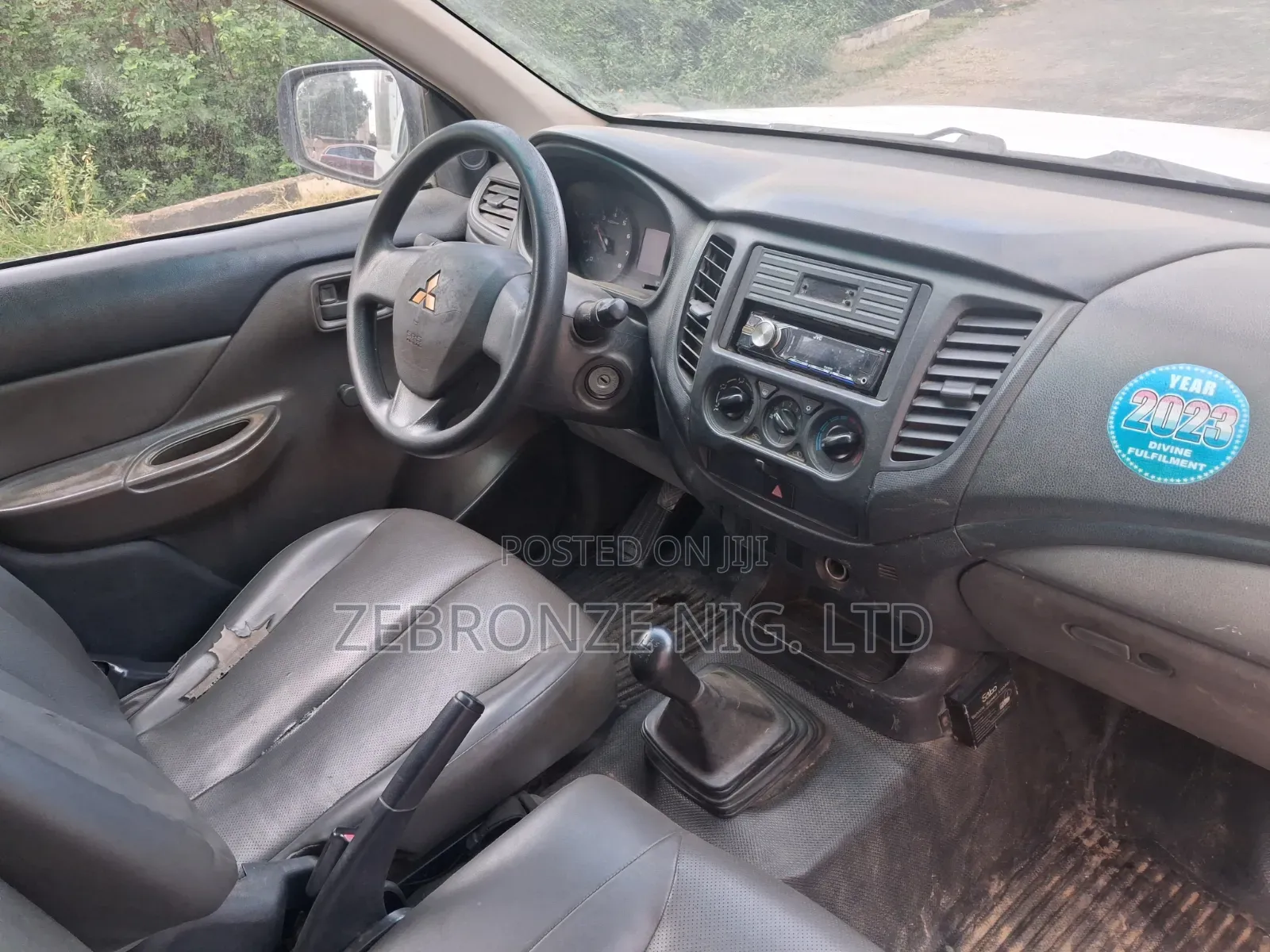 Mitsubishi L200 2011 White