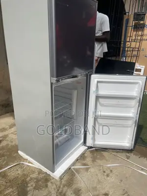 Skyrun 195L Fridge – Spacious Storage With Modern Style