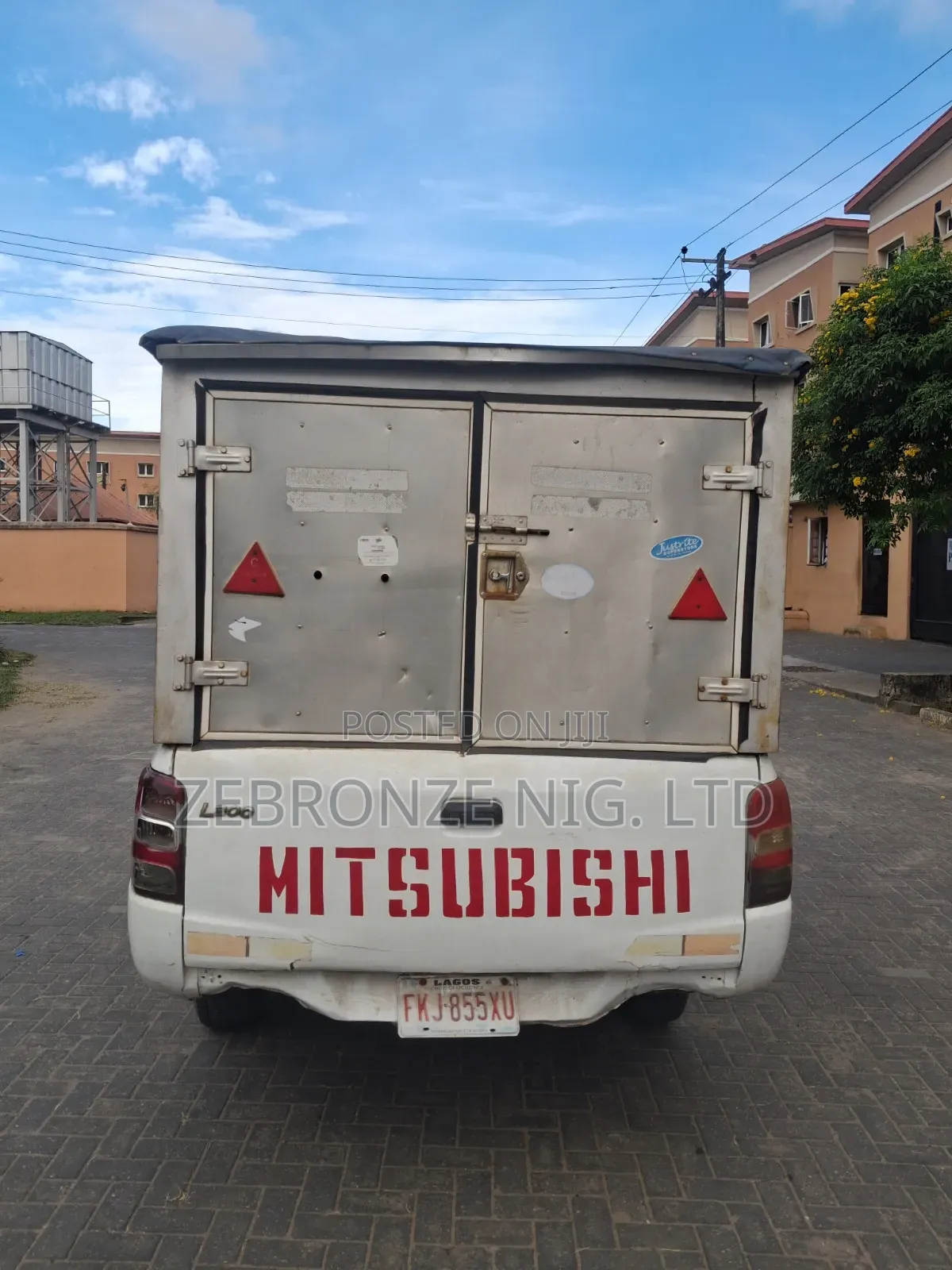Mitsubishi L200 2011 White