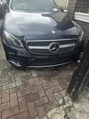 Mercedes-Benz E300 2017 Blue
