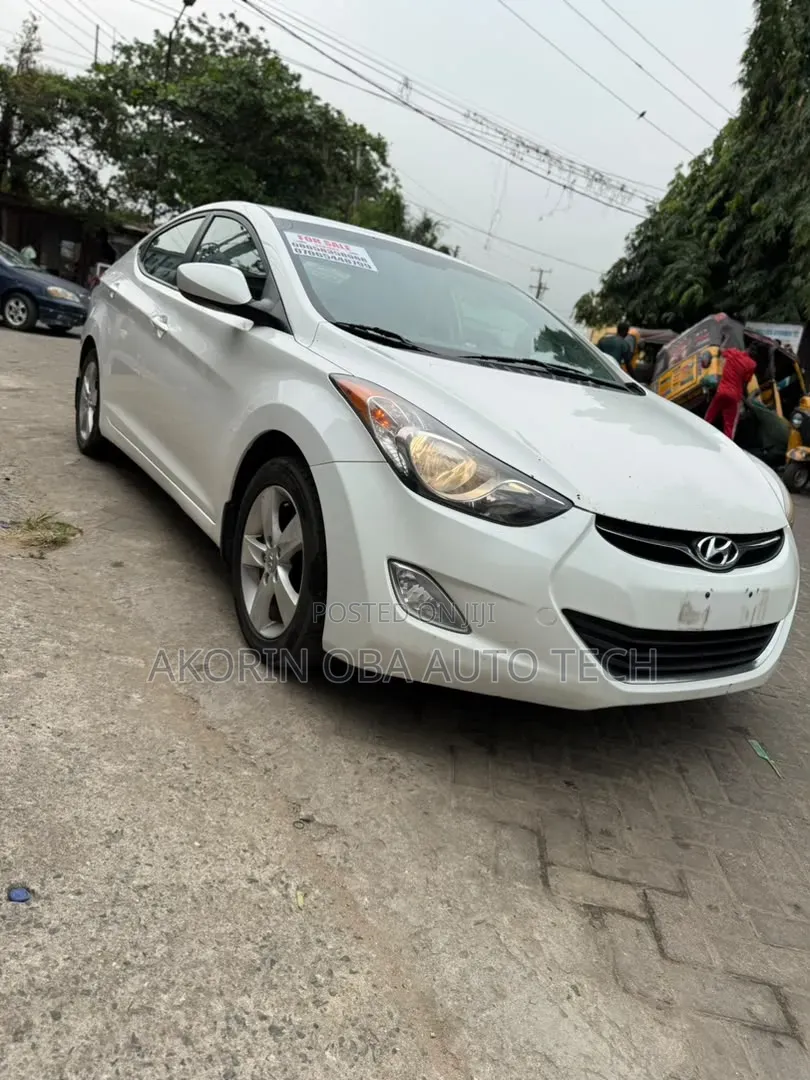 Hyundai Elantra 2012 White