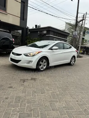 Hyundai Elantra 2012 White