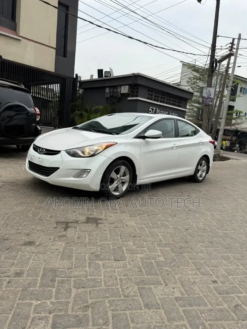Hyundai Elantra 2012 White