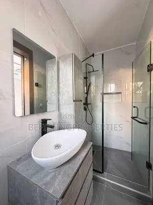 5bdrm Duplex in Ikota for sale