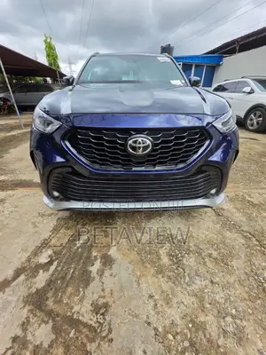 Toyota Highlander XSE 2021 Blue