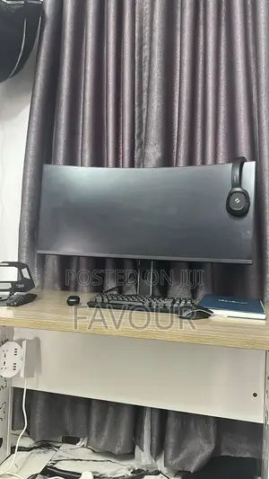 Curved Monitor