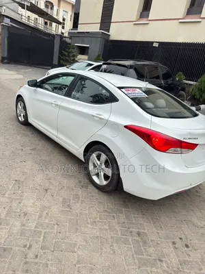 Hyundai Elantra 2012 White