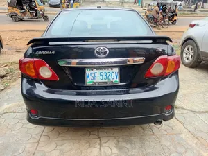 Toyota Corolla 2010 Black