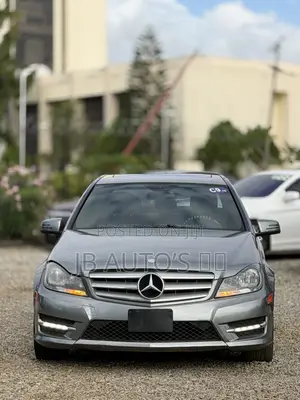 Mercedes-Benz C300 Sport 4Matic Sedan AWD (3.5L 6cyl 7A) 2013 Gray