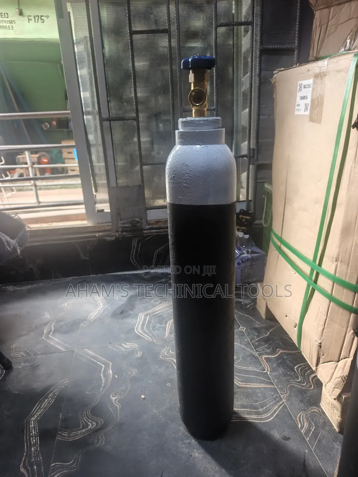 Oxygen Cylinder