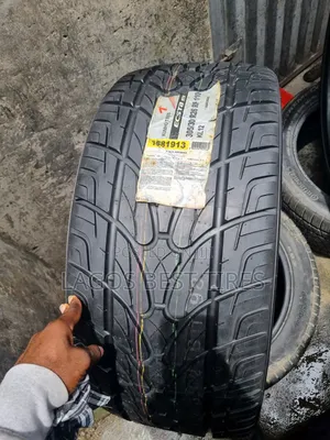 Brand New Kumho Ecsta STX Tyre – 305/30 R26 110V (RF / Extra Load)