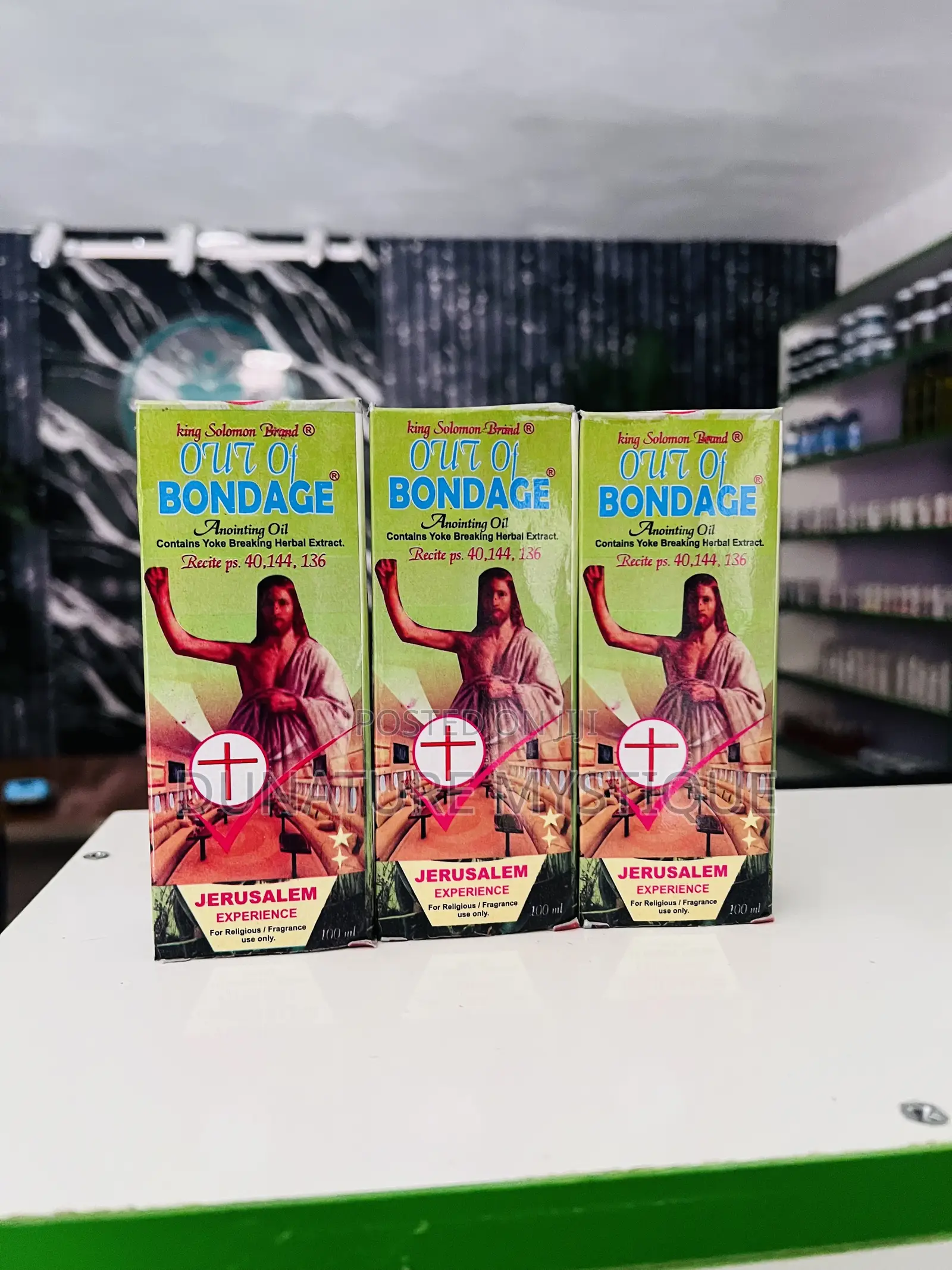 Boxed Oils Attraction and Breakthrough