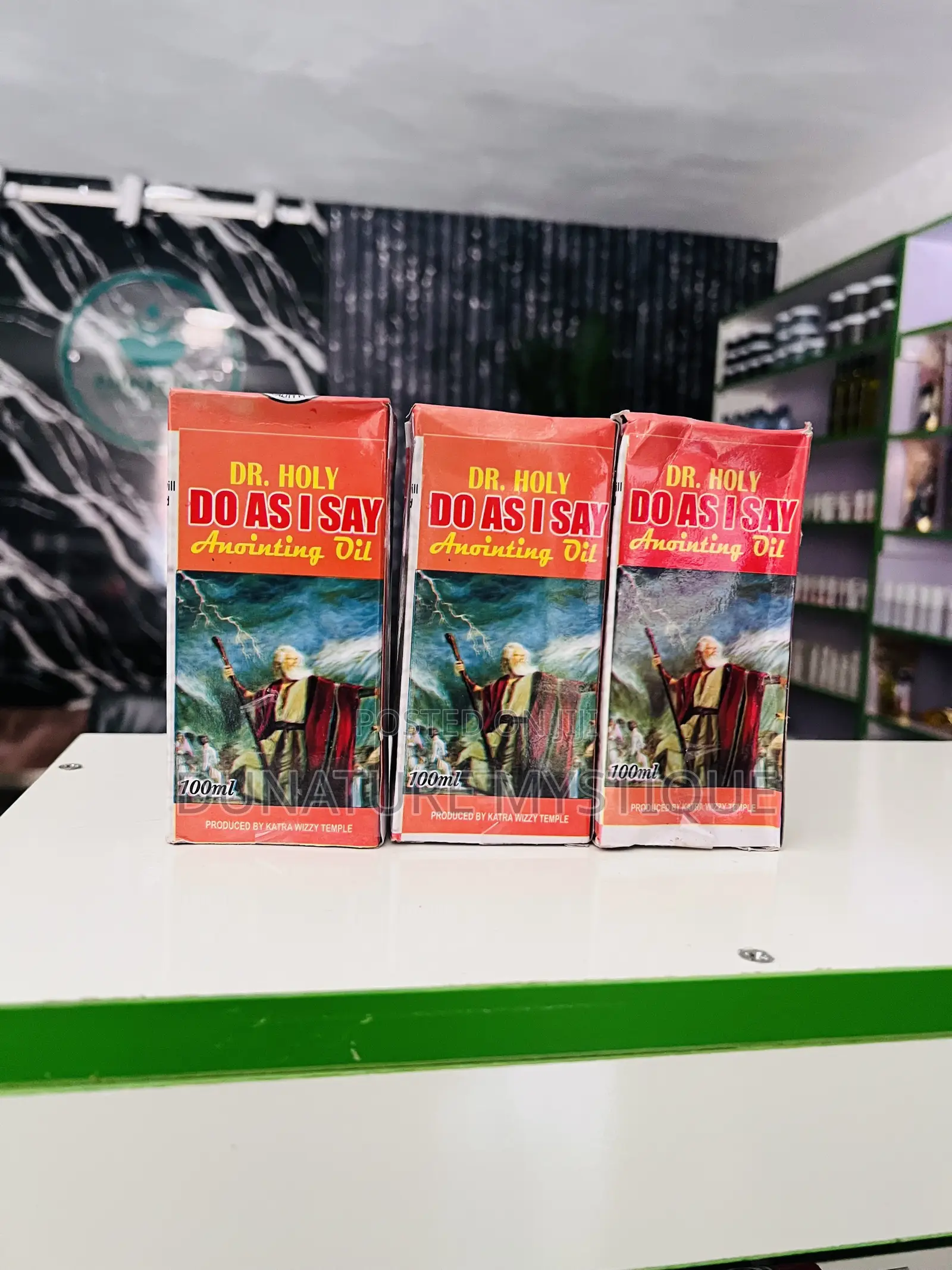 Boxed Oils Attraction and Breakthrough