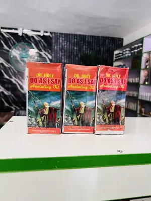 Boxed Oils Attraction and Breakthrough