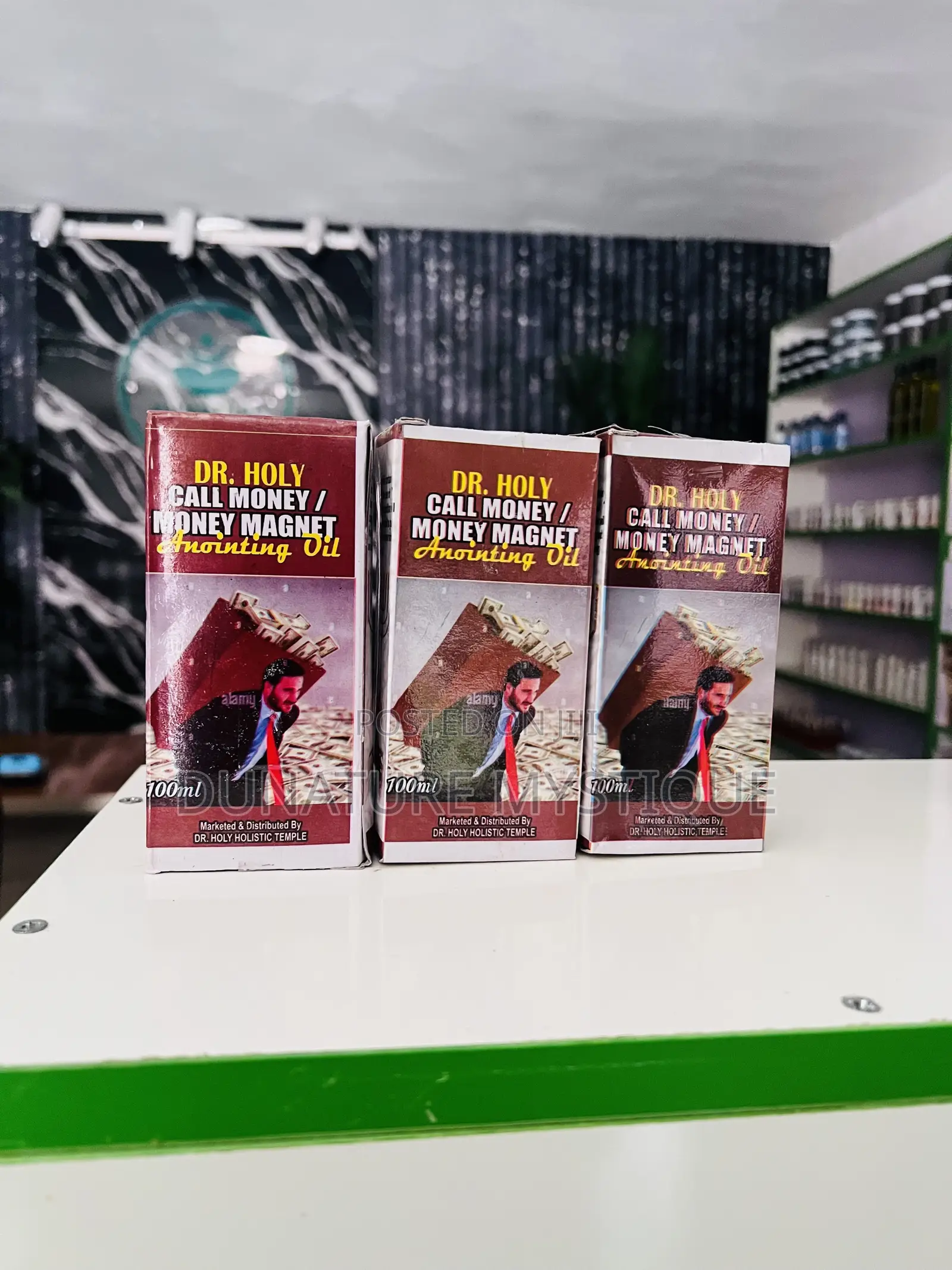 Boxed Oils Attraction and Breakthrough