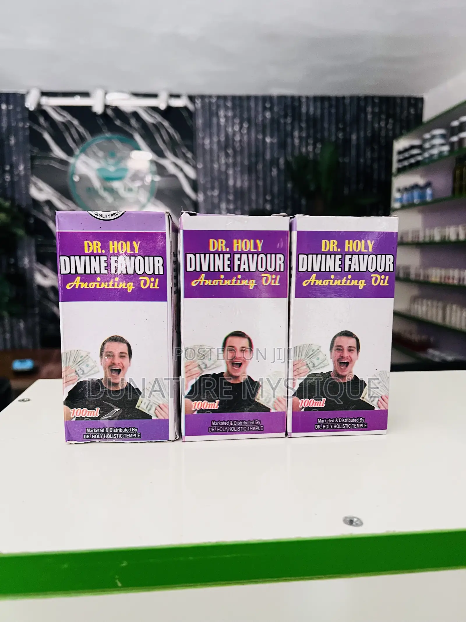 Boxed Oils Attraction and Breakthrough